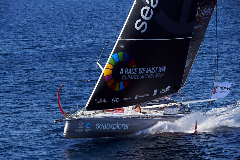 AU large de Lorient, entrainement en naviguation de Boris Herrmann sur le monocoque 60 pieds IMOCA SEAEXPLORER-Yacht Club de Monaco