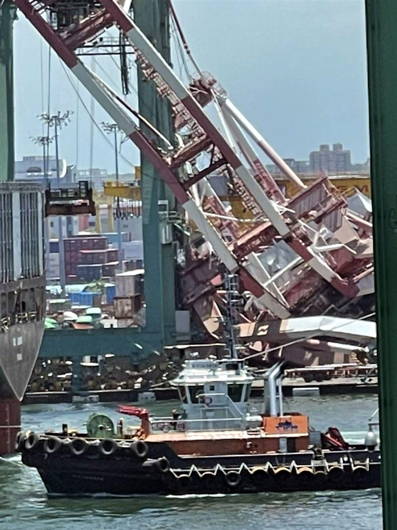 Container ship collision 3